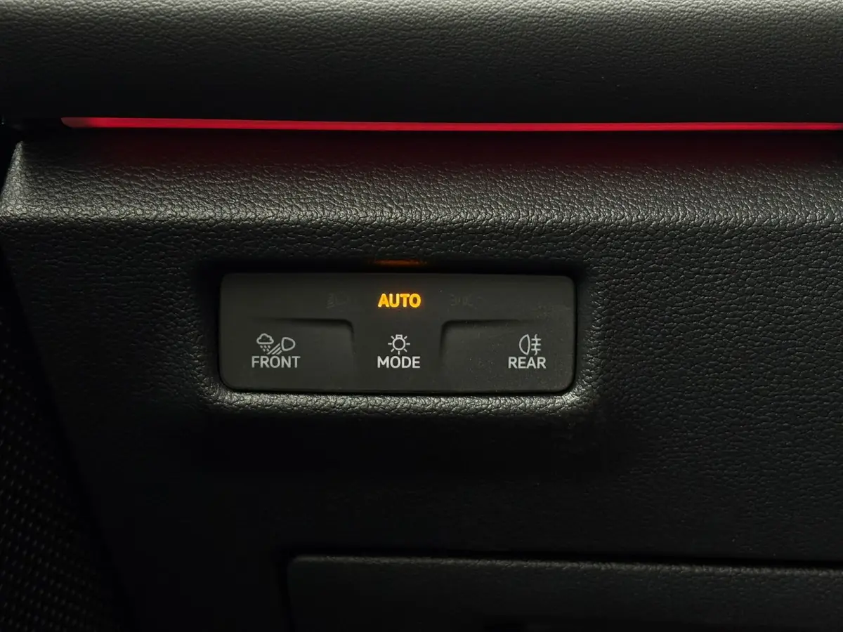1.5 TSI eHybrid 204 pk Elegance | SOH 100% | Wegklapbare Trekhaak | Achteruitrijcamera | Cruise control adaptief |