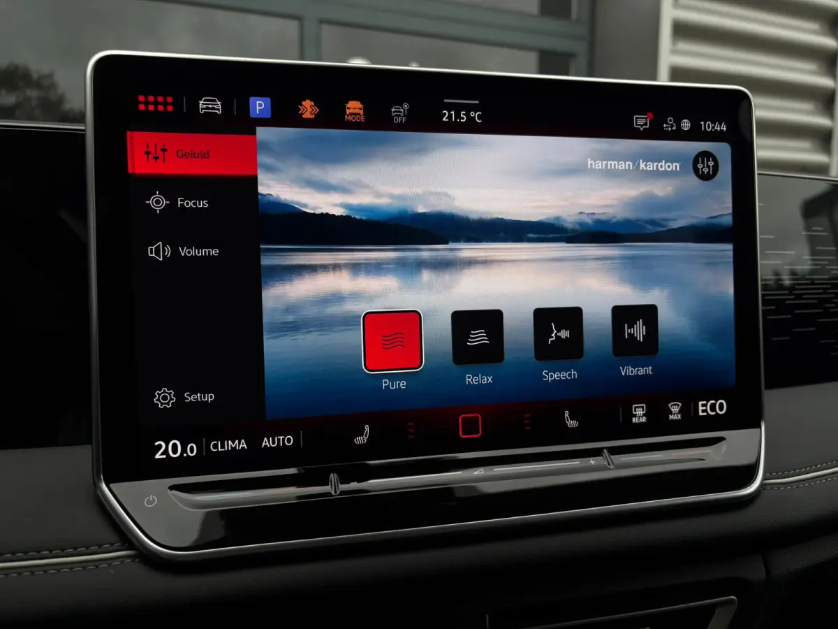 1.5 TSI eHybrid 204 pk Elegance | SOH 100% | Wegklapbare Trekhaak | Achteruitrijcamera | Cruise control adaptief |