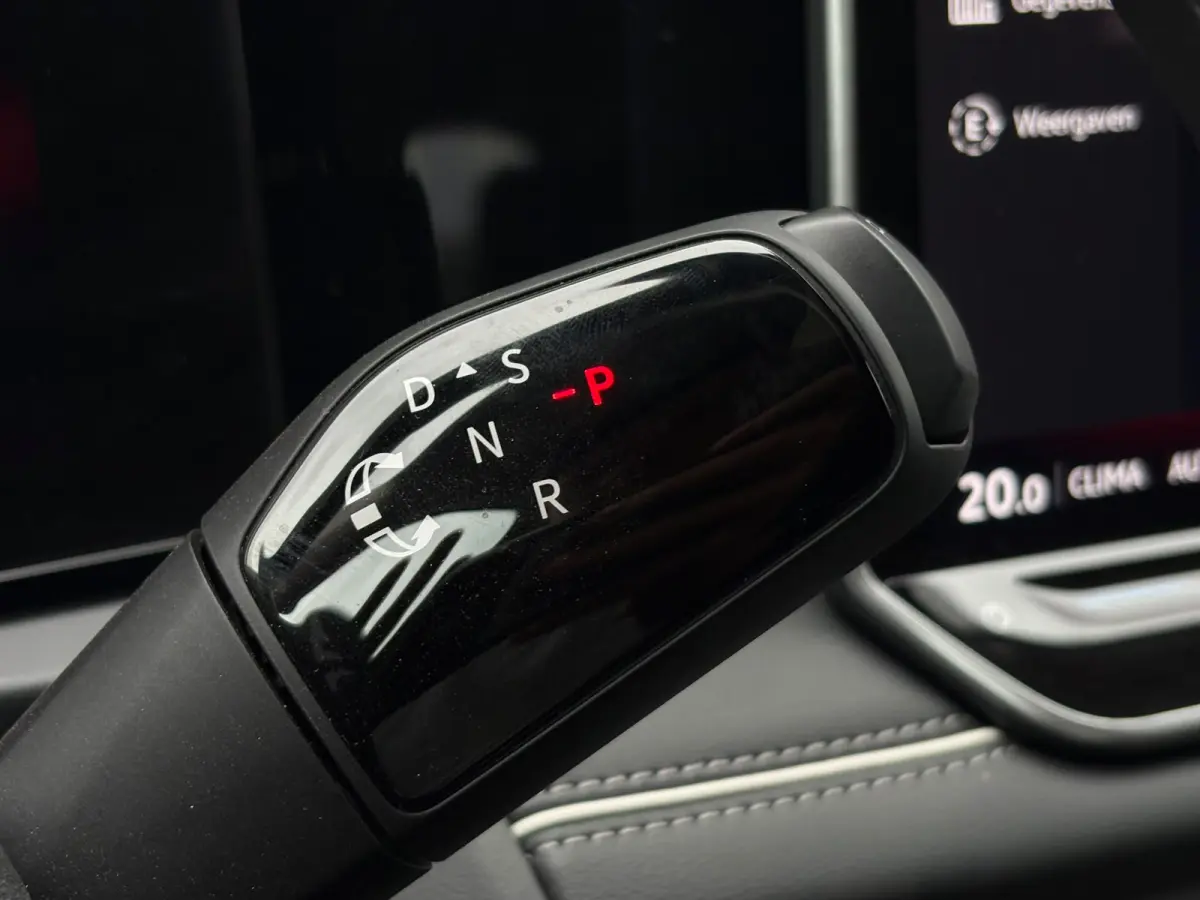 1.5 TSI eHybrid 204 pk Elegance | SOH 100% | Wegklapbare Trekhaak | Achteruitrijcamera | Cruise control adaptief |