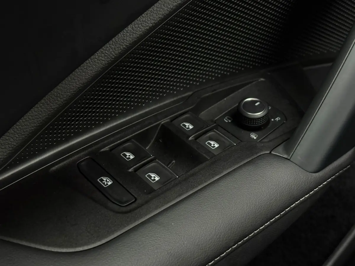 1.5 TSI eHybrid 204 pk Elegance | SOH 100% | Wegklapbare Trekhaak | Achteruitrijcamera | Cruise control adaptief |