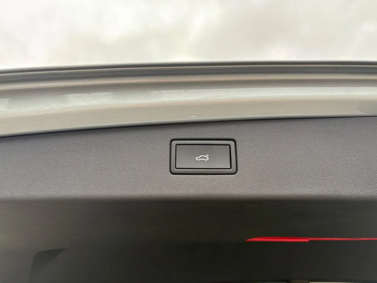 1.5 TSI eHybrid 204 pk Elegance | SOH 100% | Wegklapbare Trekhaak | Achteruitrijcamera | Cruise control adaptief |