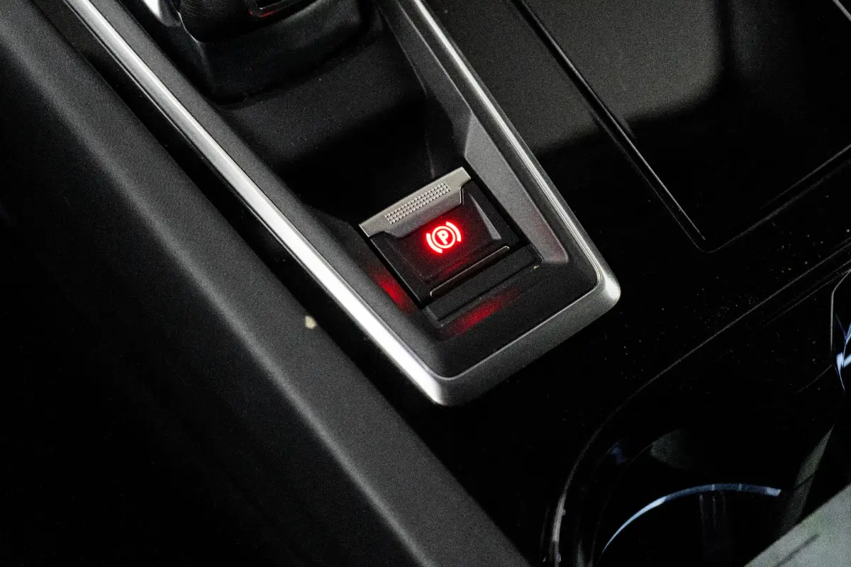 1.6 PureTech Blue Lease Allure Avantage Airco | Camera | Cruise Adaptief | DAB | Keyless | LMV 17" | LED | PDC V&A | Navi | Trekhaak