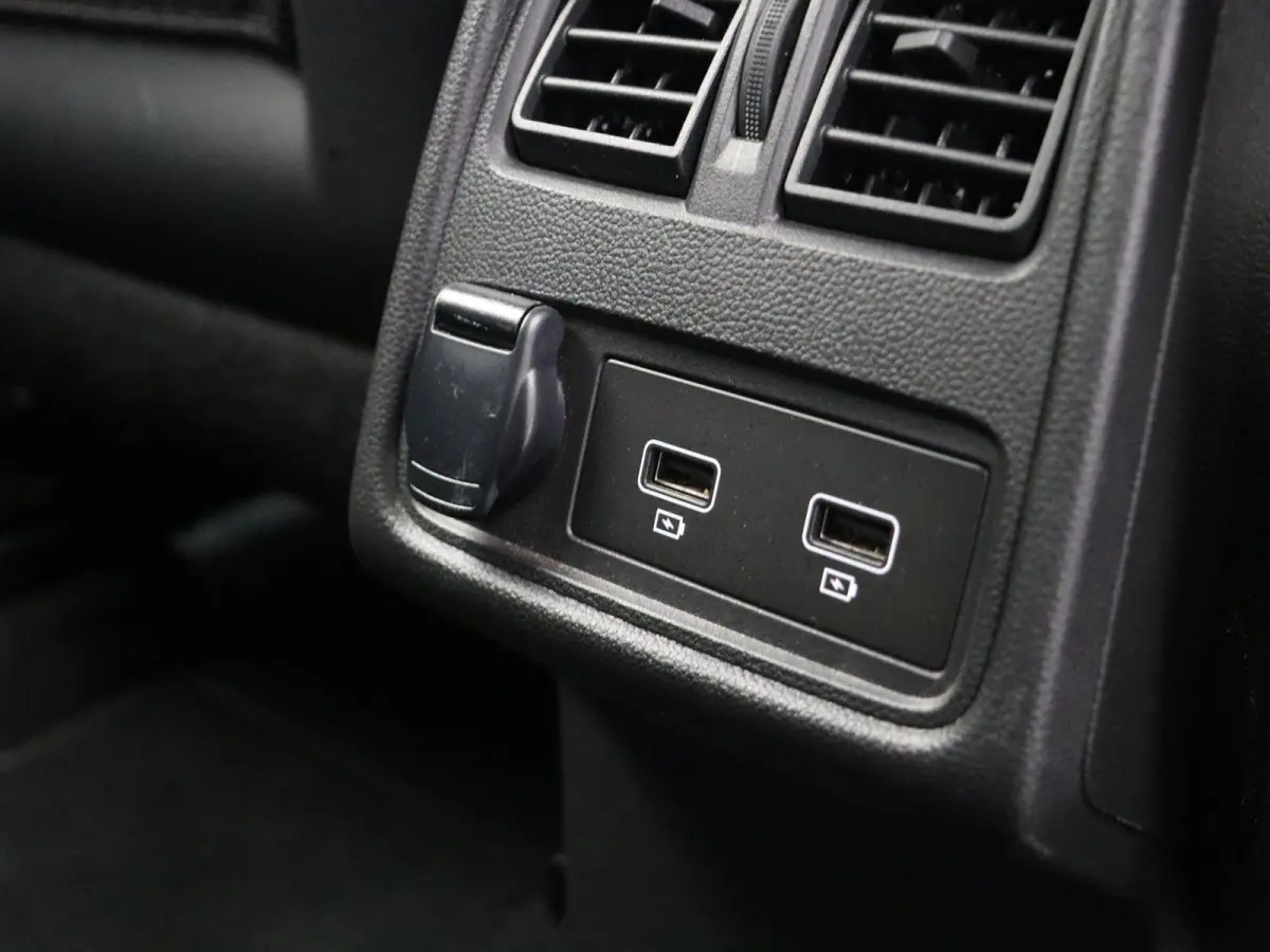 E-Tech plug-in hybrid 160pk iconic | 98% SOH | Rondomzicht camera | Stoel en stuurverwarming |  9,3" touchscreen |