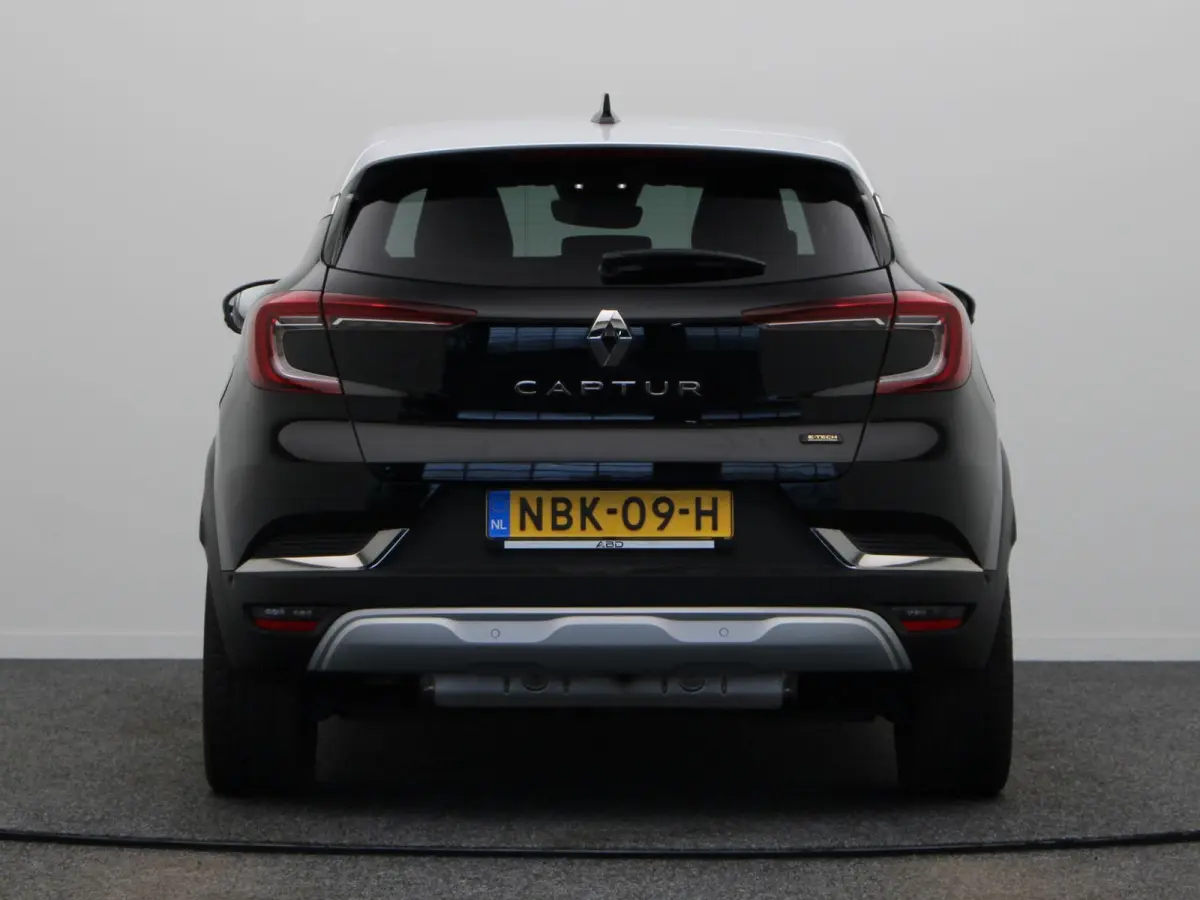 E-Tech plug-in hybrid 160pk iconic | 98% SOH | Rondomzicht camera | Stoel en stuurverwarming |  9,3" touchscreen |