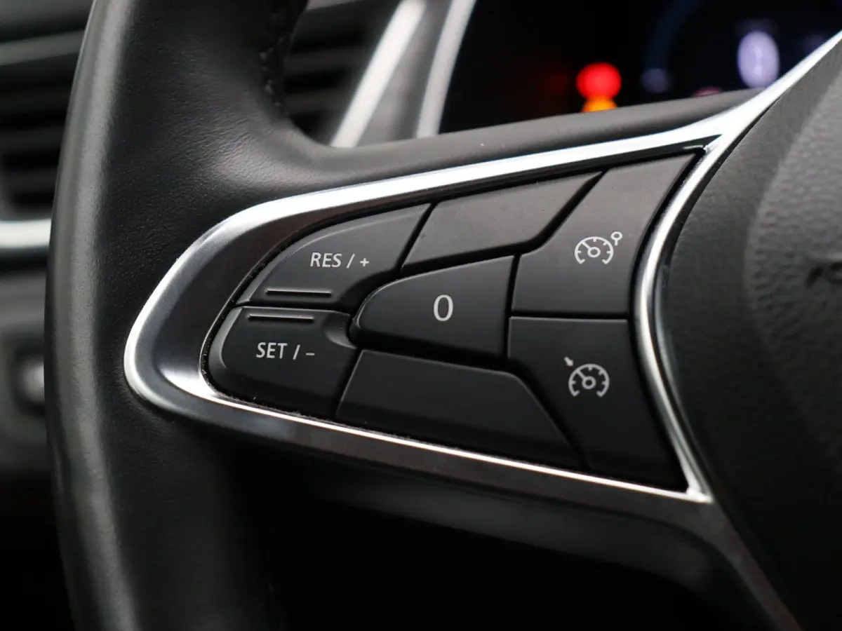 E-Tech plug-in hybrid 160pk iconic | 98% SOH | Rondomzicht camera | Stoel en stuurverwarming |  9,3" touchscreen |