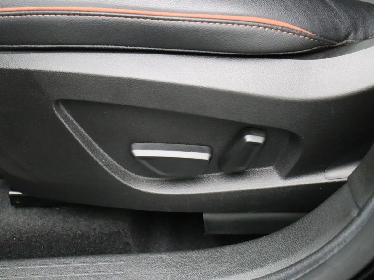 E-Tech plug-in hybrid 160pk iconic | 98% SOH | Rondomzicht camera | Stoel en stuurverwarming |  9,3" touchscreen |
