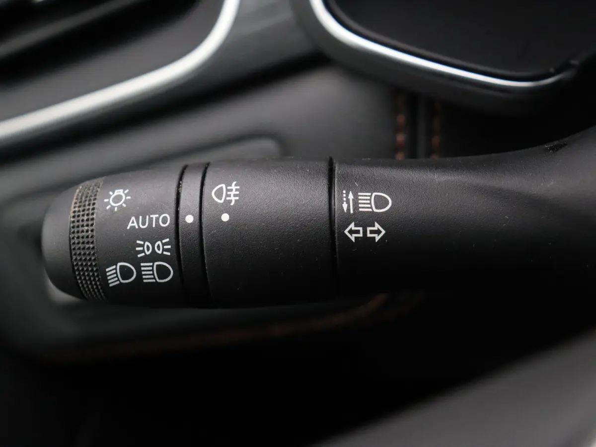 E-Tech plug-in hybrid 160pk iconic | 98% SOH | Rondomzicht camera | Stoel en stuurverwarming |  9,3" touchscreen |