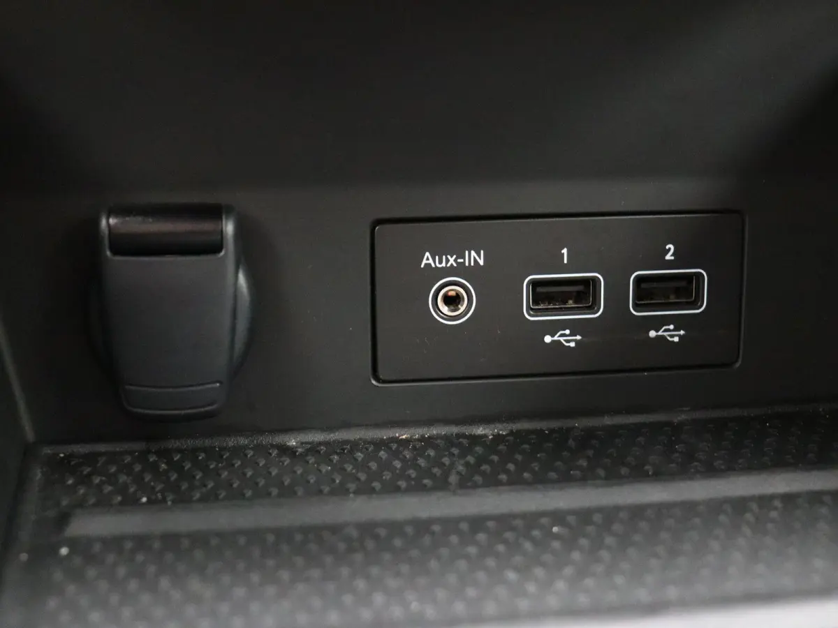 E-Tech plug-in hybrid 160pk iconic | 98% SOH | Rondomzicht camera | Stoel en stuurverwarming |  9,3" touchscreen |
