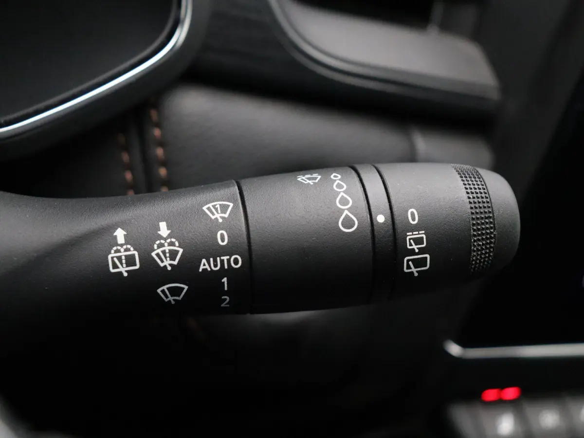 E-Tech plug-in hybrid 160pk iconic | 98% SOH | Rondomzicht camera | Stoel en stuurverwarming |  9,3" touchscreen |