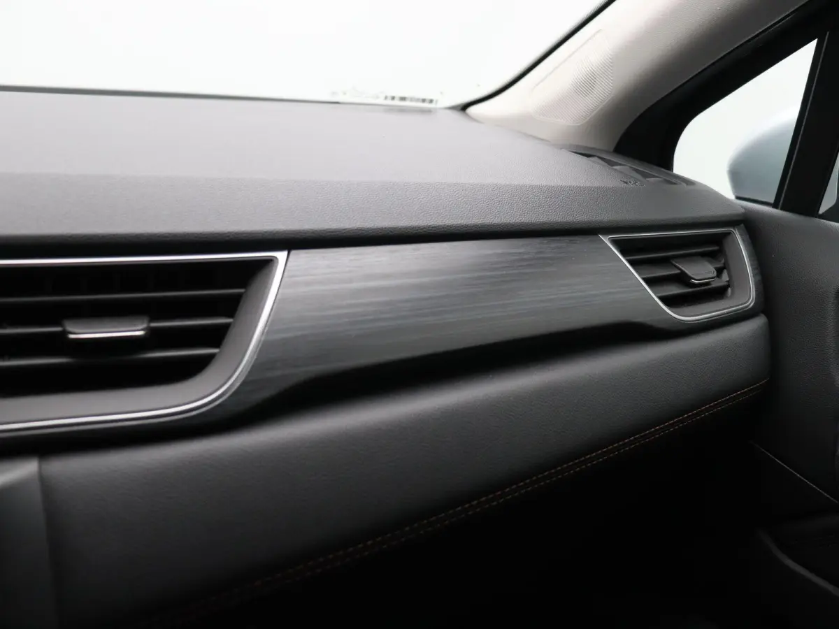 E-Tech plug-in hybrid 160pk iconic | 98% SOH | Rondomzicht camera | Stoel en stuurverwarming |  9,3" touchscreen |