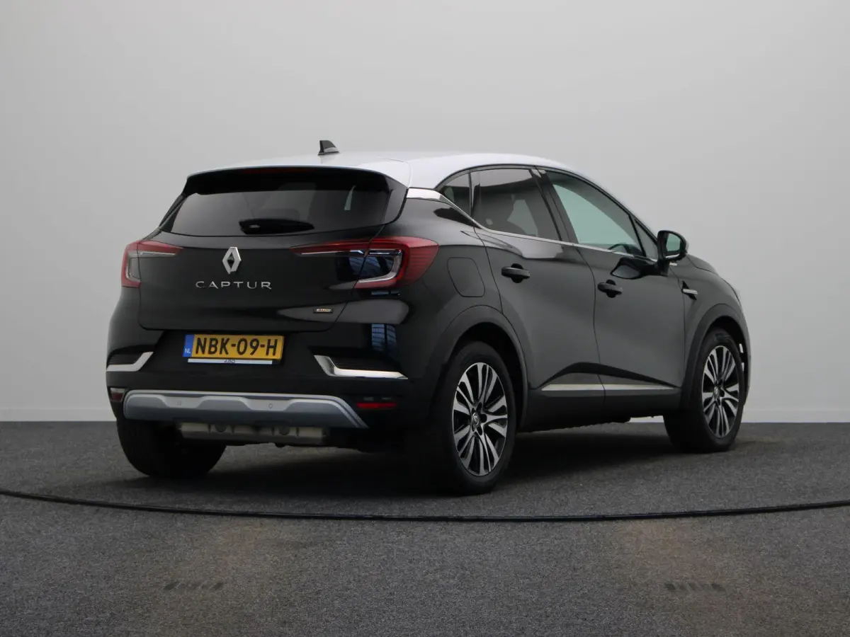 E-Tech plug-in hybrid 160pk iconic | 98% SOH | Rondomzicht camera | Stoel en stuurverwarming |  9,3" touchscreen |
