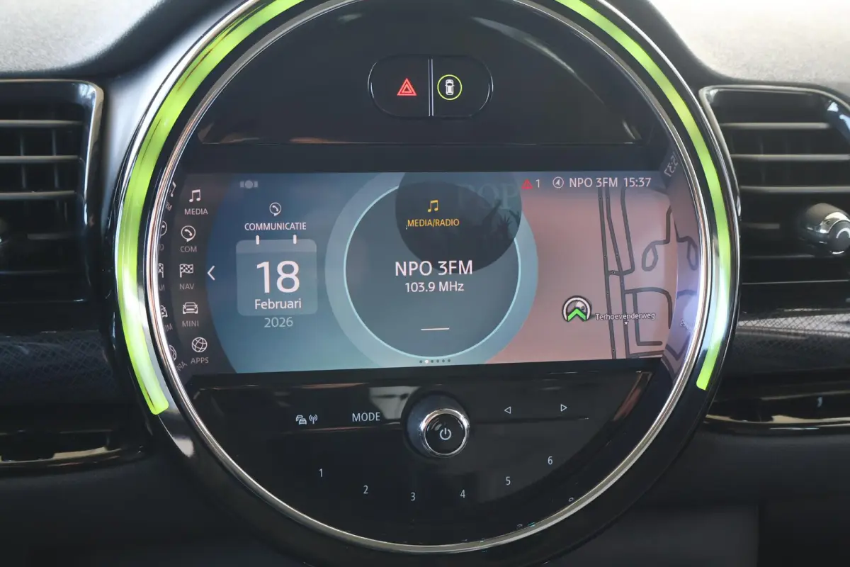One | Cruise Control | Parkeersensor Achter | LED Koplampen |