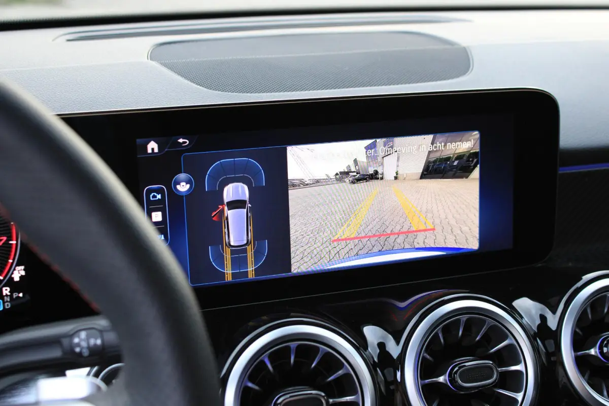 180 AMG 7 Persoons Facelift | Pano | Trekhaak | Multibeam LED | Keyless | Stoelverwarming | Spectraalblauw