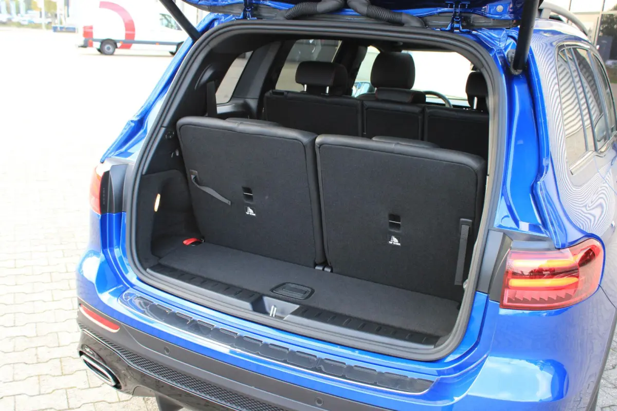 180 AMG 7 Persoons Facelift | Pano | Trekhaak | Multibeam LED | Keyless | Stoelverwarming | Spectraalblauw