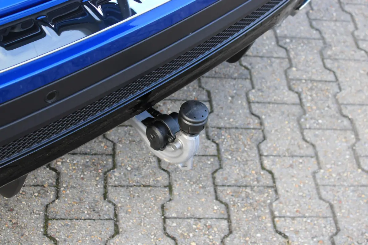 180 AMG 7 Persoons Facelift | Pano | Trekhaak | Multibeam LED | Keyless | Stoelverwarming | Spectraalblauw