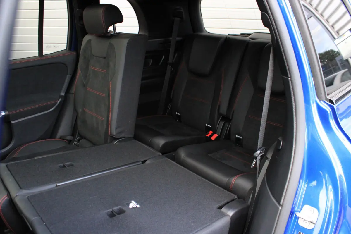 180 AMG 7 Persoons Facelift | Pano | Trekhaak | Multibeam LED | Keyless | Stoelverwarming | Spectraalblauw