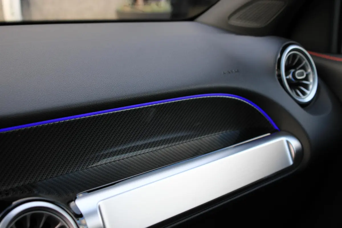 180 AMG 7 Persoons Facelift | Pano | Trekhaak | Multibeam LED | Keyless | Stoelverwarming | Spectraalblauw