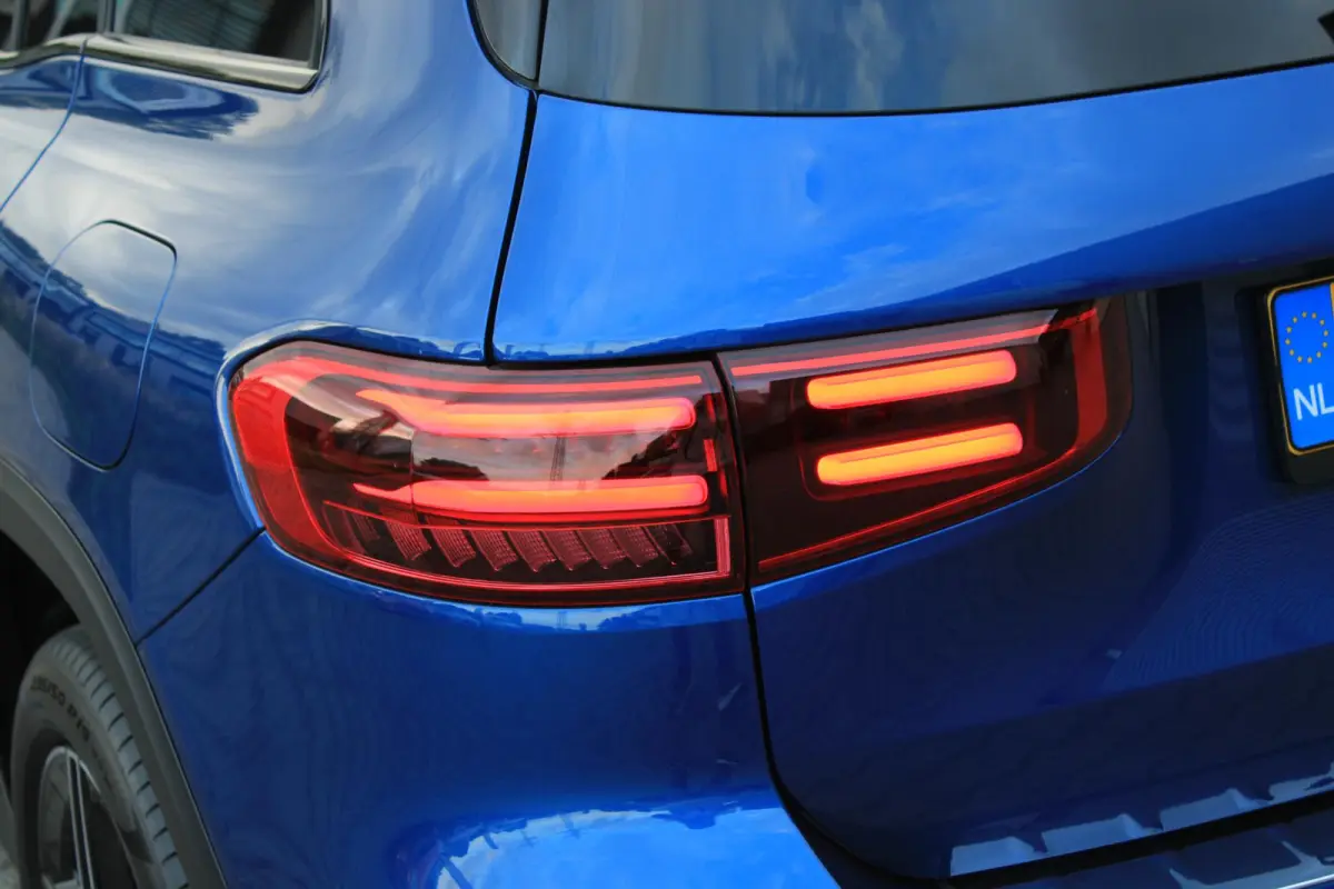 180 AMG 7 Persoons Facelift | Pano | Trekhaak | Multibeam LED | Keyless | Stoelverwarming | Spectraalblauw