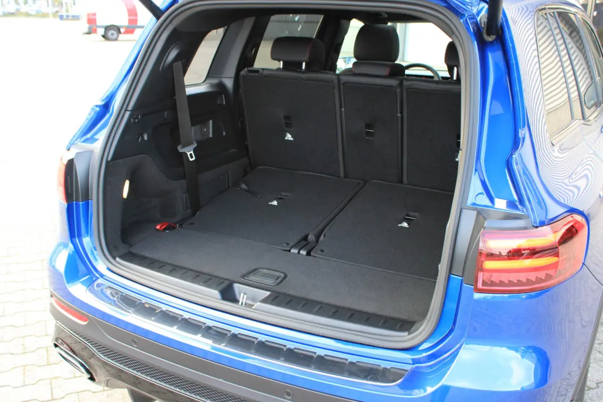 180 AMG 7 Persoons Facelift | Pano | Trekhaak | Multibeam LED | Keyless | Stoelverwarming | Spectraalblauw