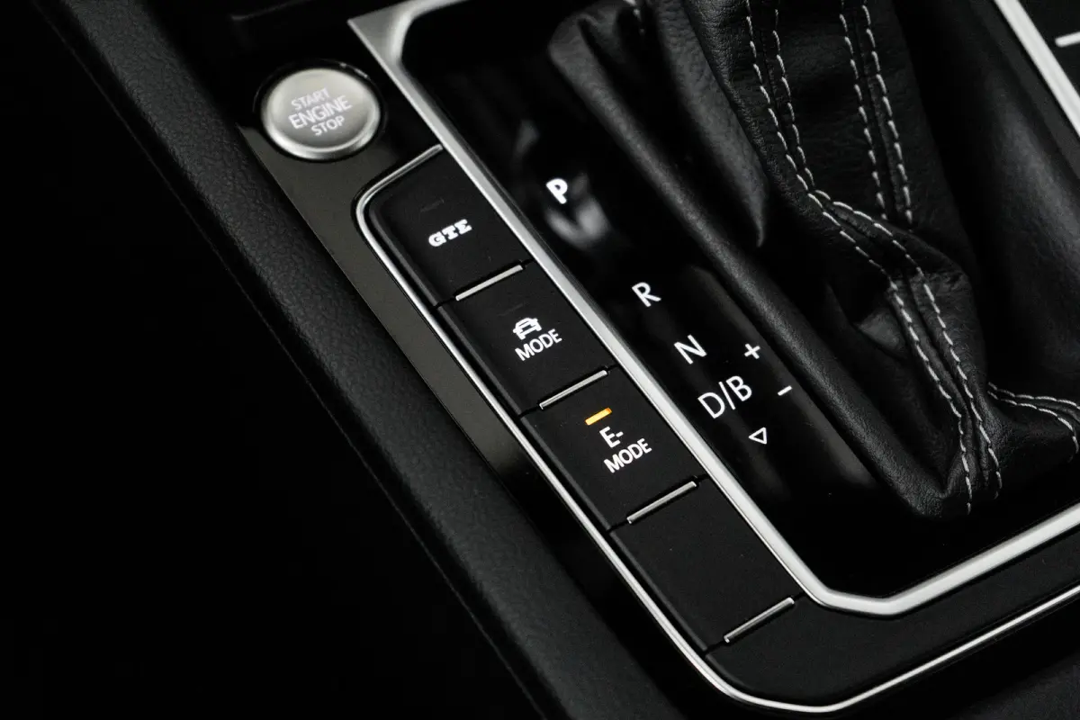 1.4 TSI eHybrid R-Line Business+ l Vol Leder int. l Elektr. Stoel incl Memory l Elektr. Trekhaak l Stoel verwarming voor en achter l Elekt. Klep l Matrix LED l