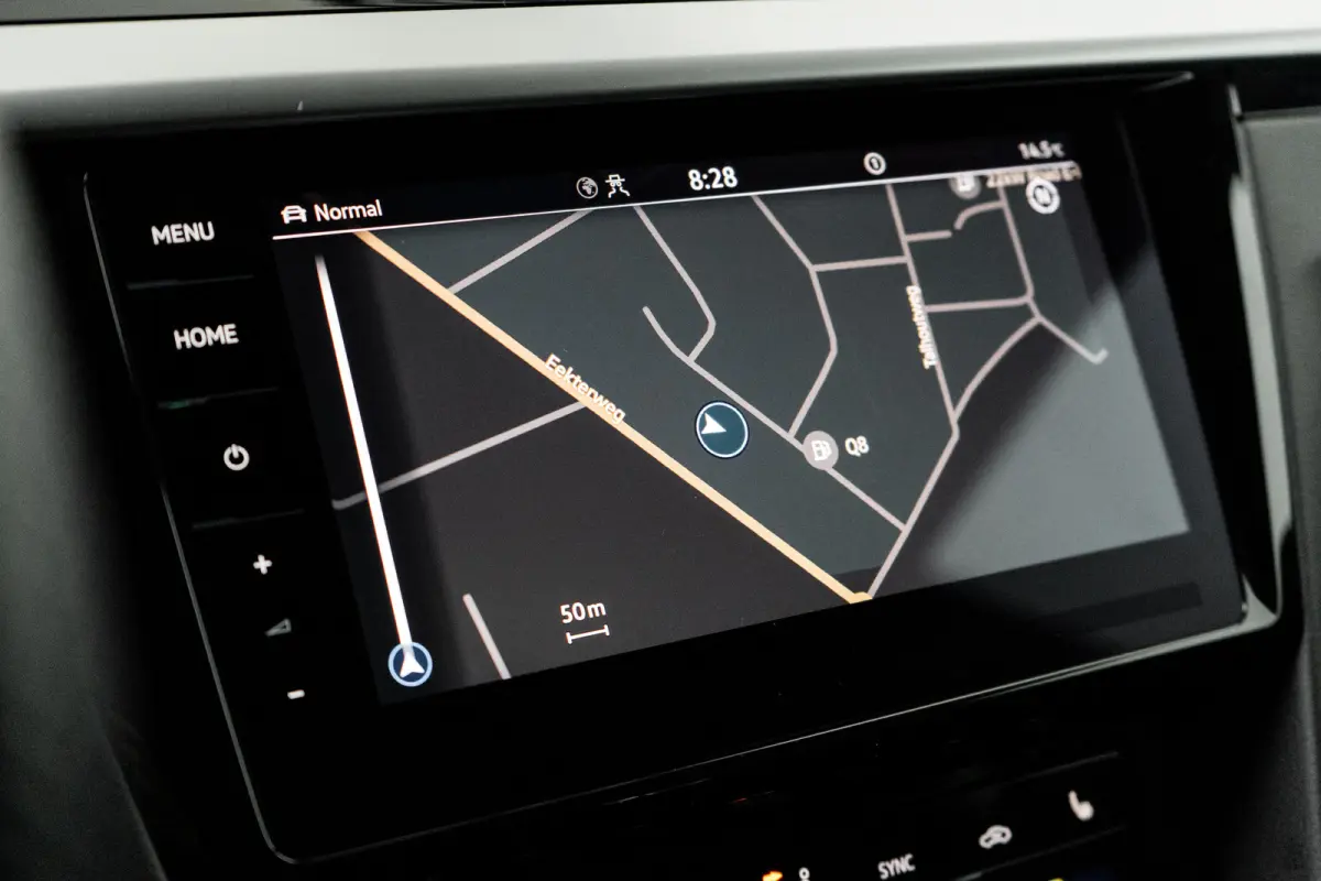 1.4 TSI eHybrid R-Line Business+ l Vol Leder int. l Elektr. Stoel incl Memory l Elektr. Trekhaak l Stoel verwarming voor en achter l Elekt. Klep l Matrix LED l