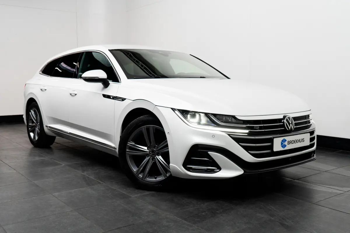 1.4 TSI eHybrid R-Line Business+ l Vol Leder int. l Elektr. Stoel incl Memory l Elektr. Trekhaak l Stoel verwarming voor en achter l Elekt. Klep l Matrix LED l