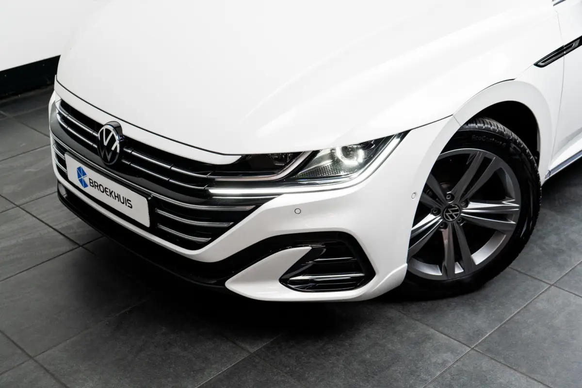 1.4 TSI eHybrid R-Line Business+ l Vol Leder int. l Elektr. Stoel incl Memory l Elektr. Trekhaak l Stoel verwarming voor en achter l Elekt. Klep l Matrix LED l