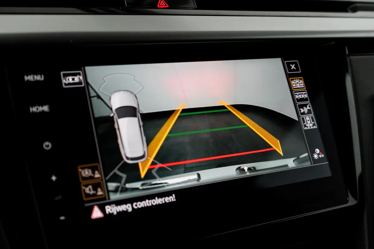 1.4 TSI eHybrid R-Line Business+ l Vol Leder int. l Elektr. Stoel incl Memory l Elektr. Trekhaak l Stoel verwarming voor en achter l Elekt. Klep l Matrix LED l