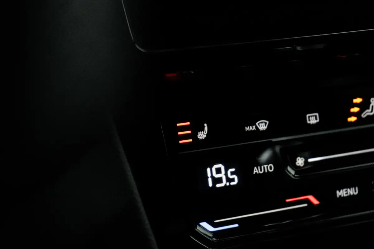 1.4 TSI eHybrid R-Line Business+ l Vol Leder int. l Elektr. Stoel incl Memory l Elektr. Trekhaak l Stoel verwarming voor en achter l Elekt. Klep l Matrix LED l
