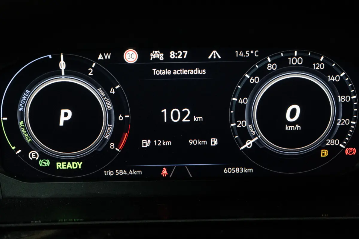 1.4 TSI eHybrid R-Line Business+ l Vol Leder int. l Elektr. Stoel incl Memory l Elektr. Trekhaak l Stoel verwarming voor en achter l Elekt. Klep l Matrix LED l
