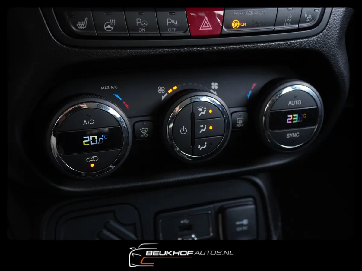 1.4 MultiAir Limited Cruise Navi Camera Xenon