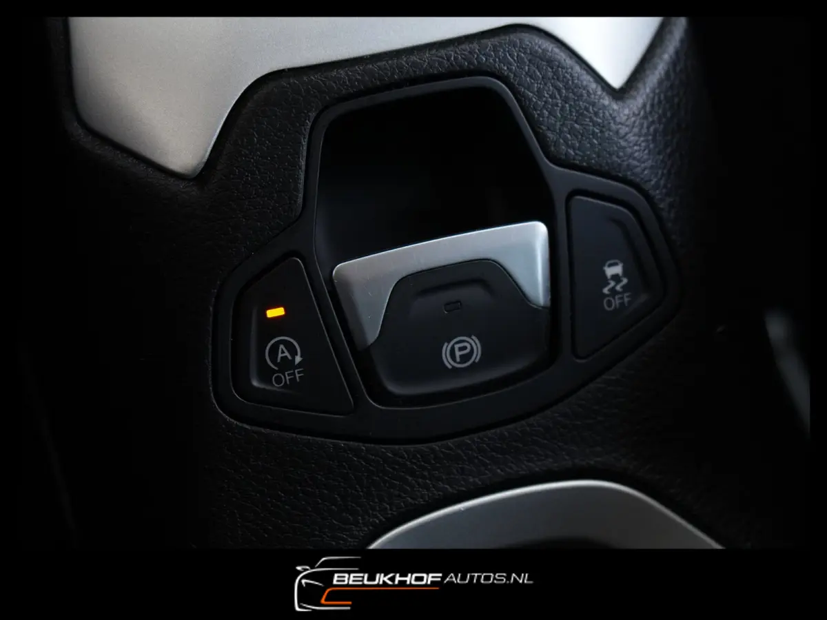1.4 MultiAir Limited Cruise Navi Camera Xenon