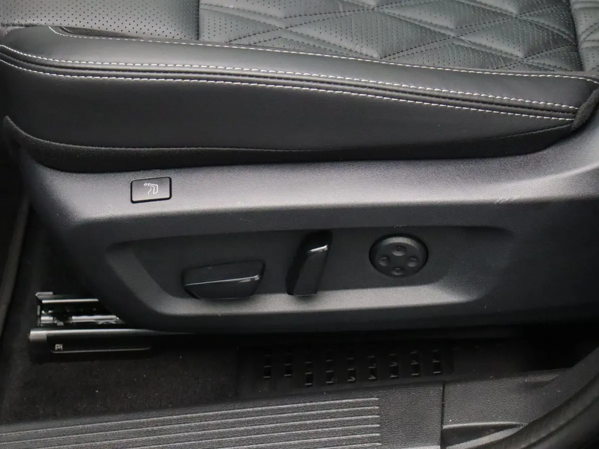 158pk MHEV Xtronic Tekna Plus | 1800kg geremd | HUD | Panoramisch dak | Voorruitverwarming | BOSE |