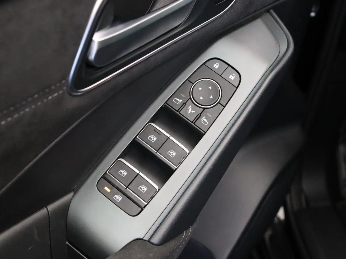 158pk MHEV Xtronic Tekna Plus | 1800kg geremd | HUD | Panoramisch dak | Voorruitverwarming | BOSE |