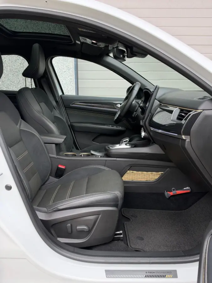 1.6 E-Tech hybrid 145 E-Tech engineered