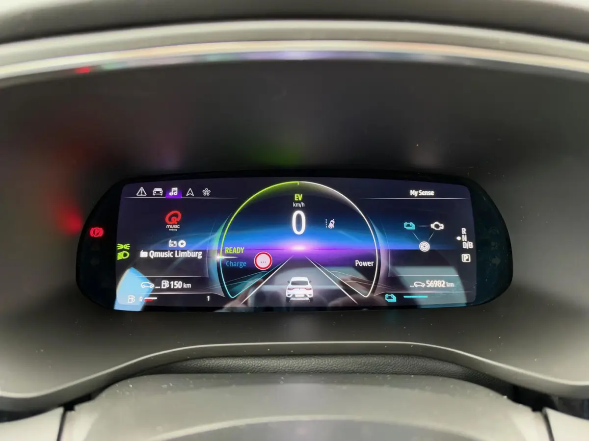 1.6 E-Tech hybrid 145 E-Tech engineered