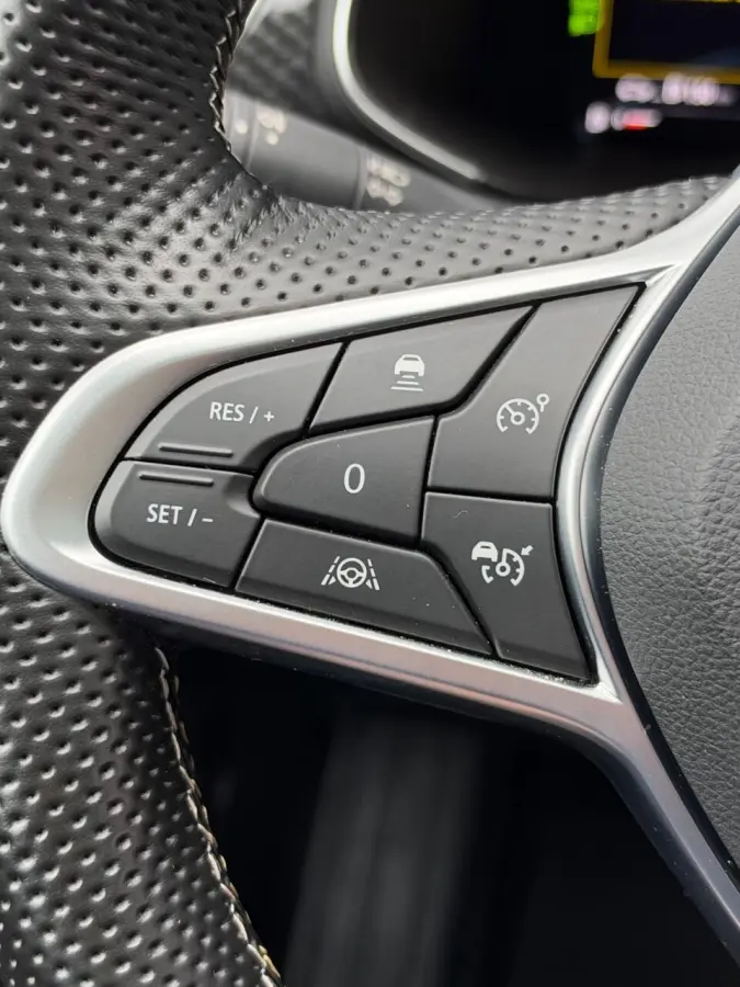 1.6 E-Tech hybrid 145 E-Tech engineered