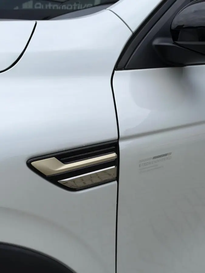 1.6 E-Tech hybrid 145 E-Tech engineered