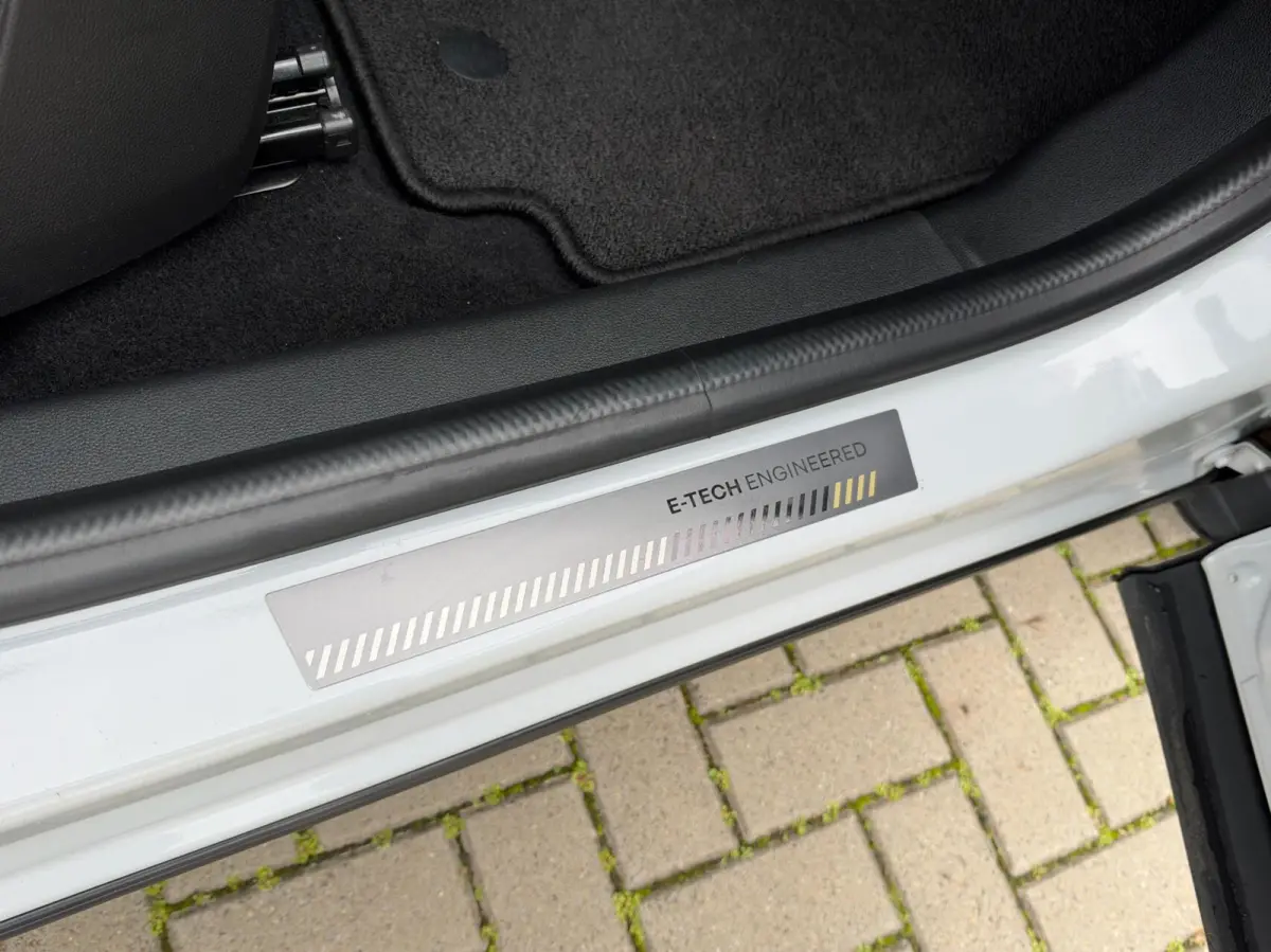 1.6 E-Tech hybrid 145 E-Tech engineered
