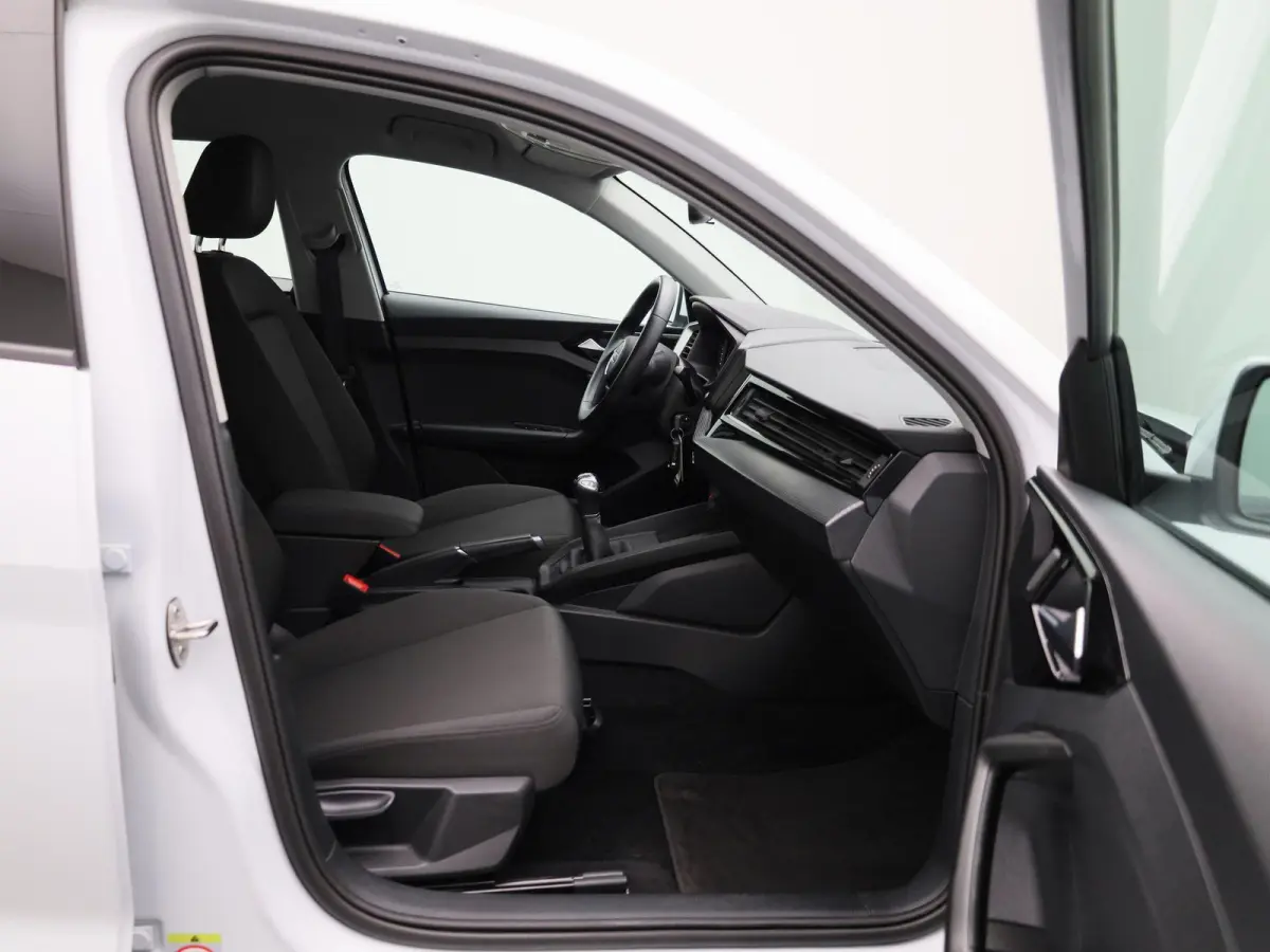 25 TFSI Pro Line 95 PK | Navigatie | Parkeersensoren | Apple Carplay | Android Auto | Climate Control | Lichtmetalen velgen |