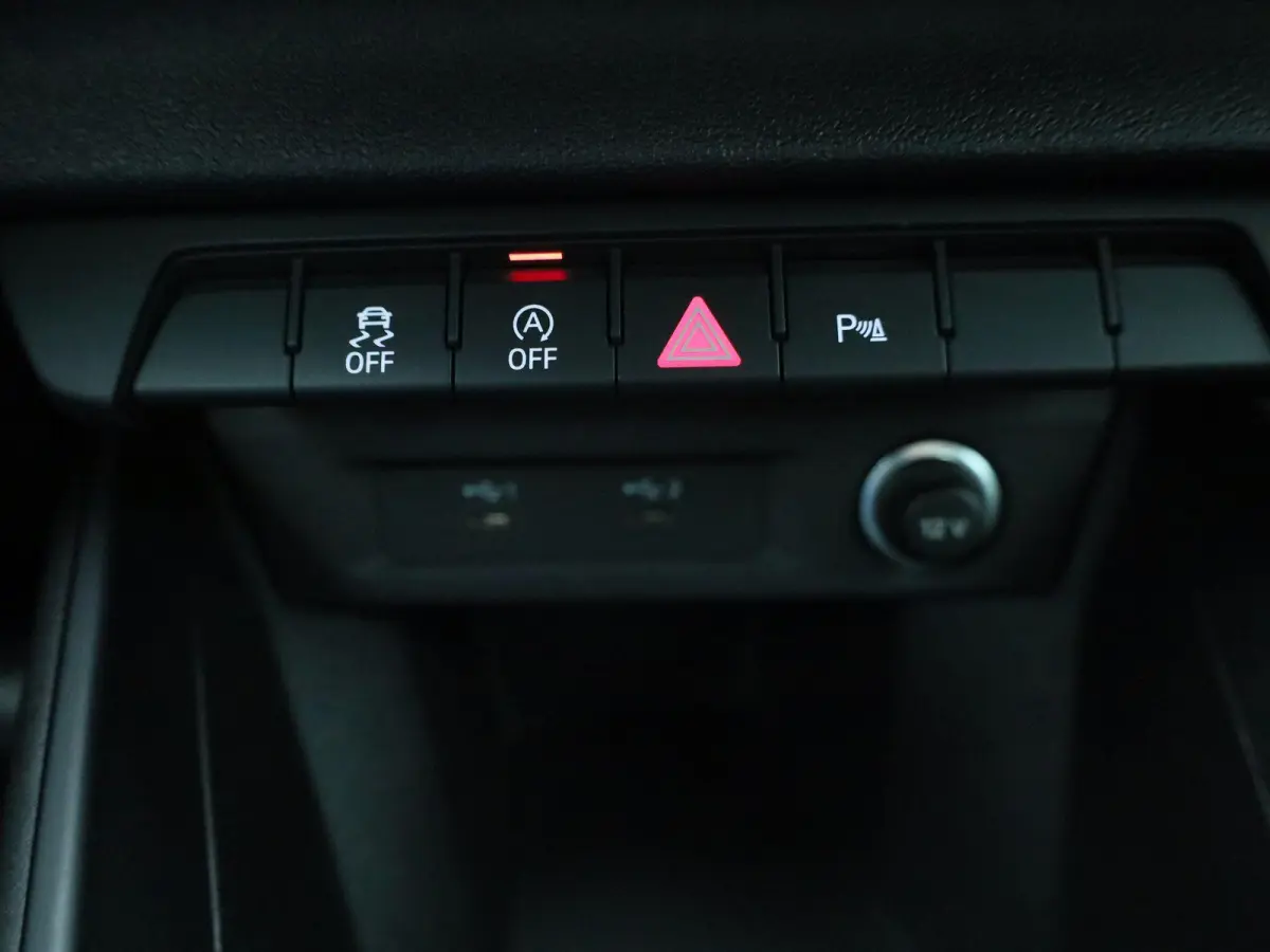 25 TFSI Pro Line 95 PK | Navigatie | Parkeersensoren | Apple Carplay | Android Auto | Climate Control | Lichtmetalen velgen |