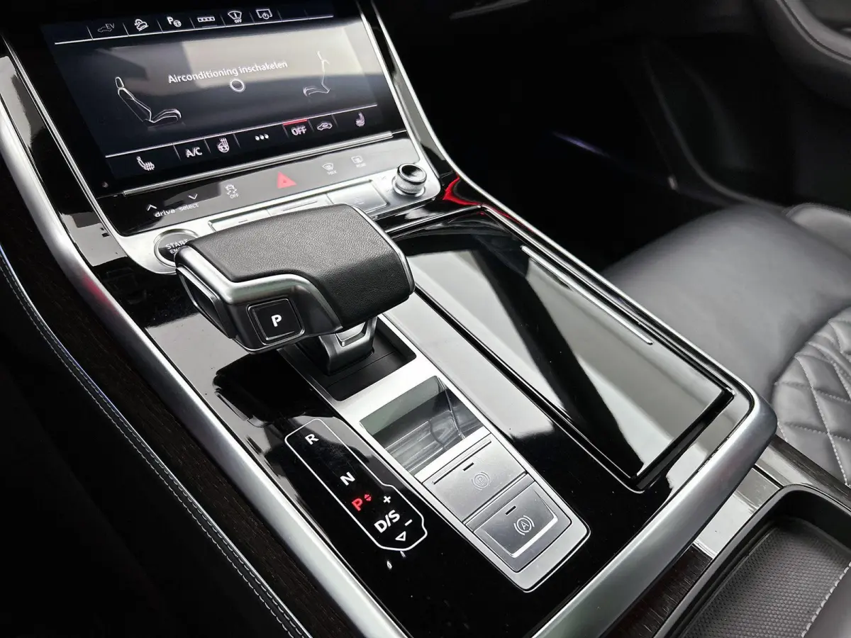 60 TFSI e quattro Pro Line S Competition 490 PK | S-line | Maxton Design Pakket | 360 Camera | Panoramadak | Bang & Olufsen Advanced 3D | Climate Control | Navigatie | Trekhaak | Stoelverwar