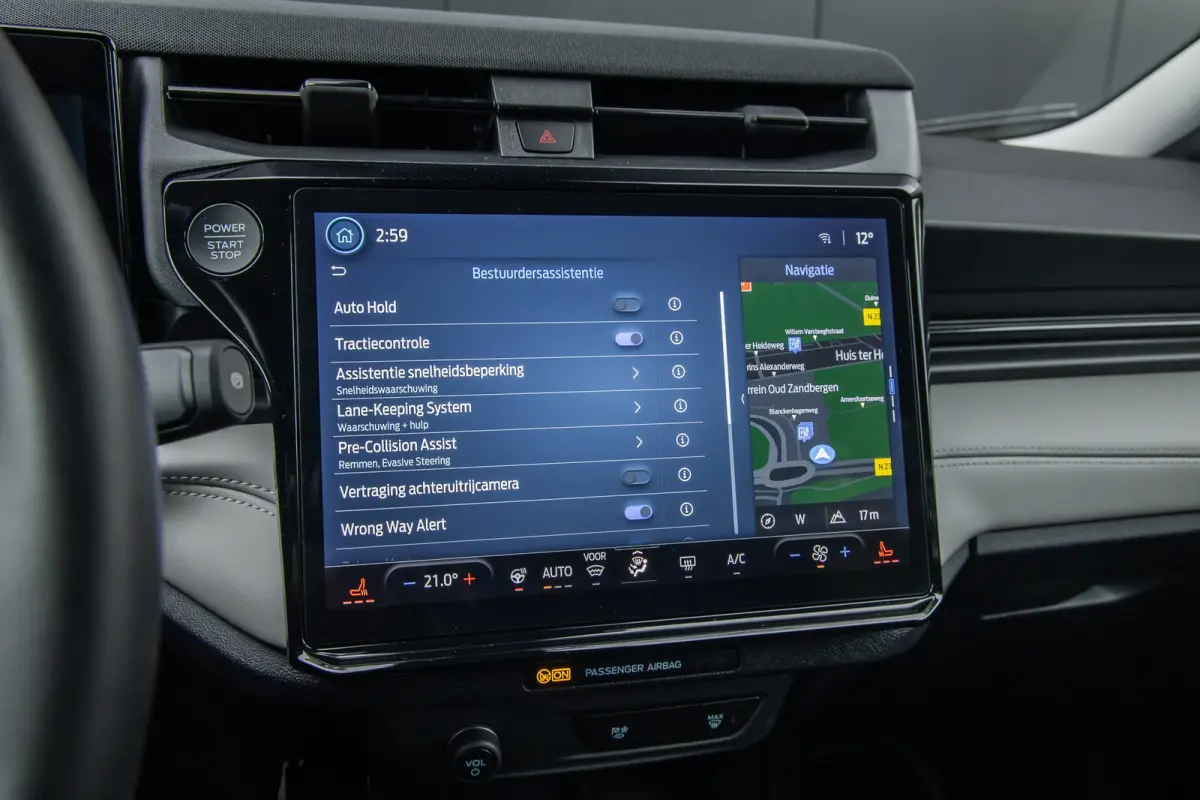 44 kWh | BTW Auto | Camera | Privacy-glass | Apple carplay / andriod auto | LED | Winter-pack