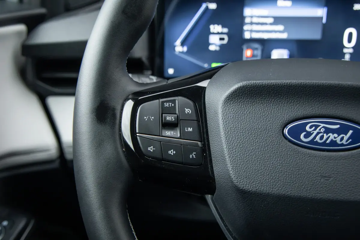 44 kWh | BTW Auto | Camera | Privacy-glass | Apple carplay / andriod auto | LED | Winter-pack
