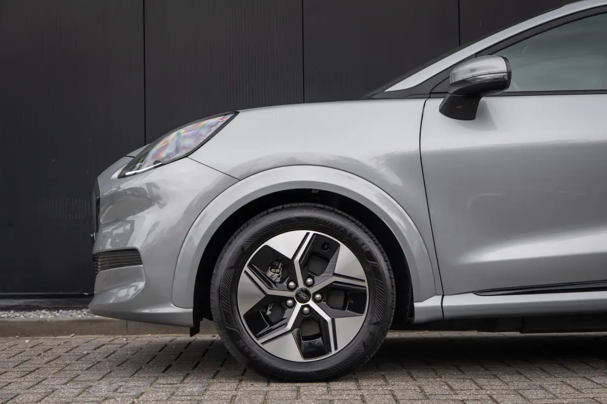 44 kWh | BTW Auto | Camera | Privacy-glass | Apple carplay / andriod auto | LED | Winter-pack
