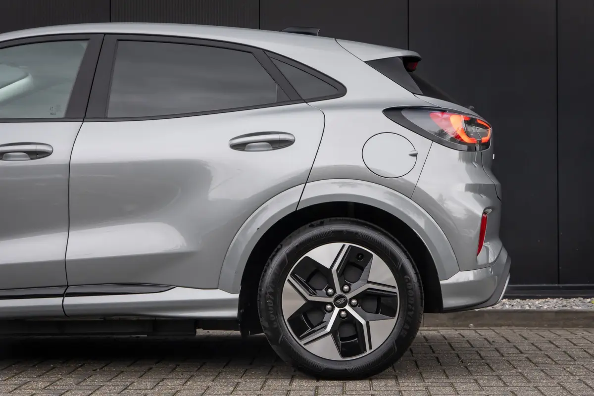 44 kWh | BTW Auto | Camera | Privacy-glass | Apple carplay / andriod auto | LED | Winter-pack