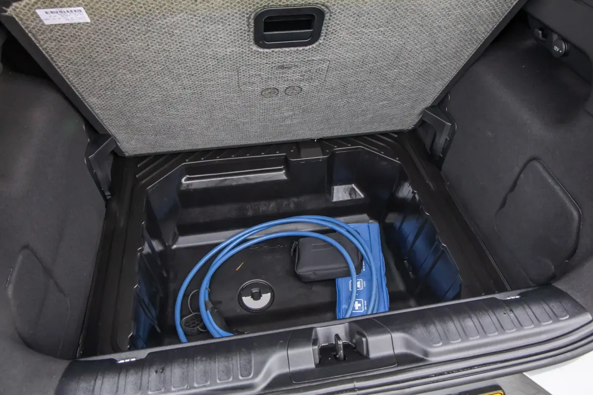 44 kWh | BTW Auto | Camera | Privacy-glass | Apple carplay / andriod auto | LED | Winter-pack
