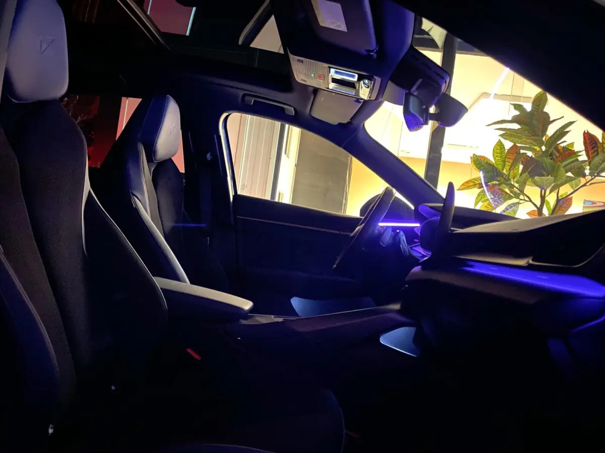 1.5 TSI e-Hybrid VZ 272 PK/ Pano/ HuD/ 360 Cam/ Sennheiser/ Keyless