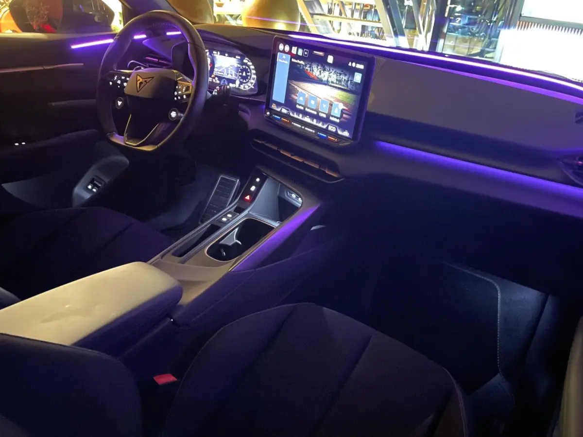 1.5 TSI e-Hybrid VZ 272 PK/ Pano/ HuD/ 360 Cam/ Sennheiser/ Keyless