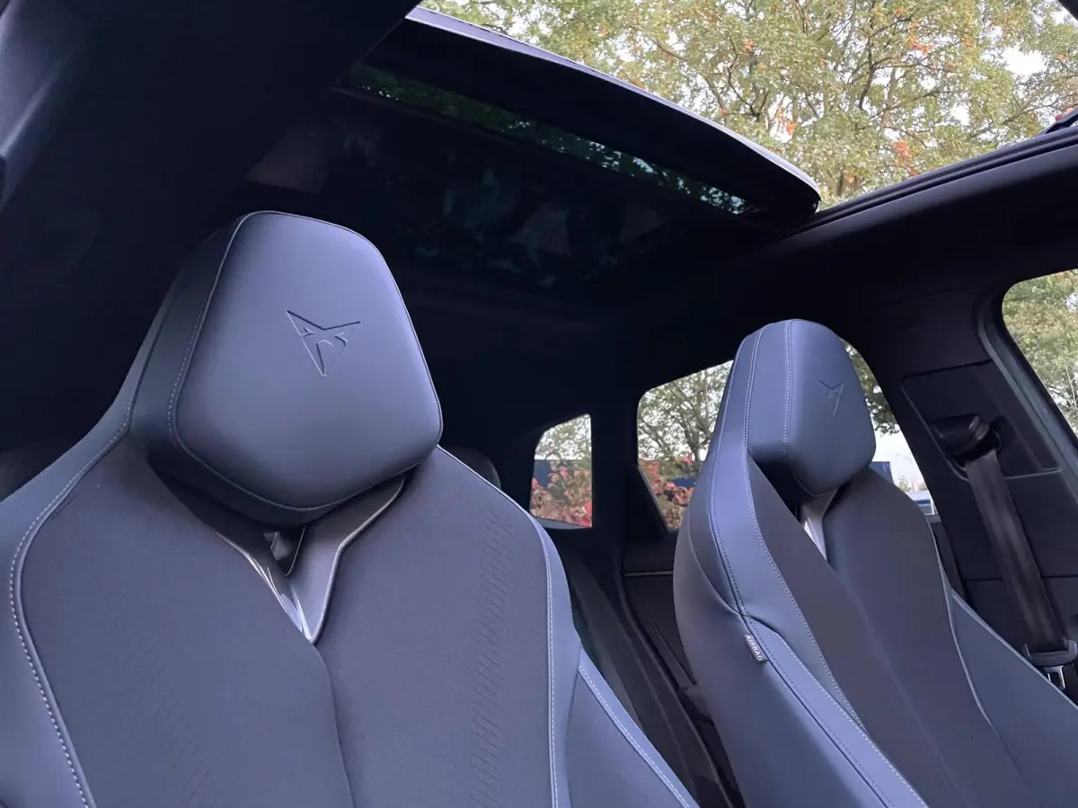 1.5 TSI e-Hybrid VZ 272 PK/ Pano/ HuD/ 360 Cam/ Sennheiser/ Keyless